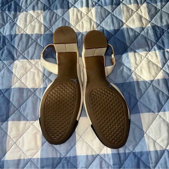 Aerosoles Black and Cream Slingback Heels - Picture 8 of 8